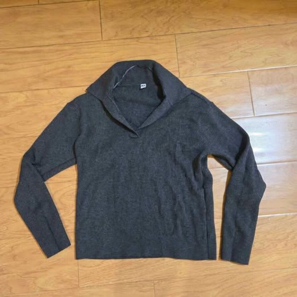 Uniqlo dark grey ribbed knit collared sweater and pants set - Small